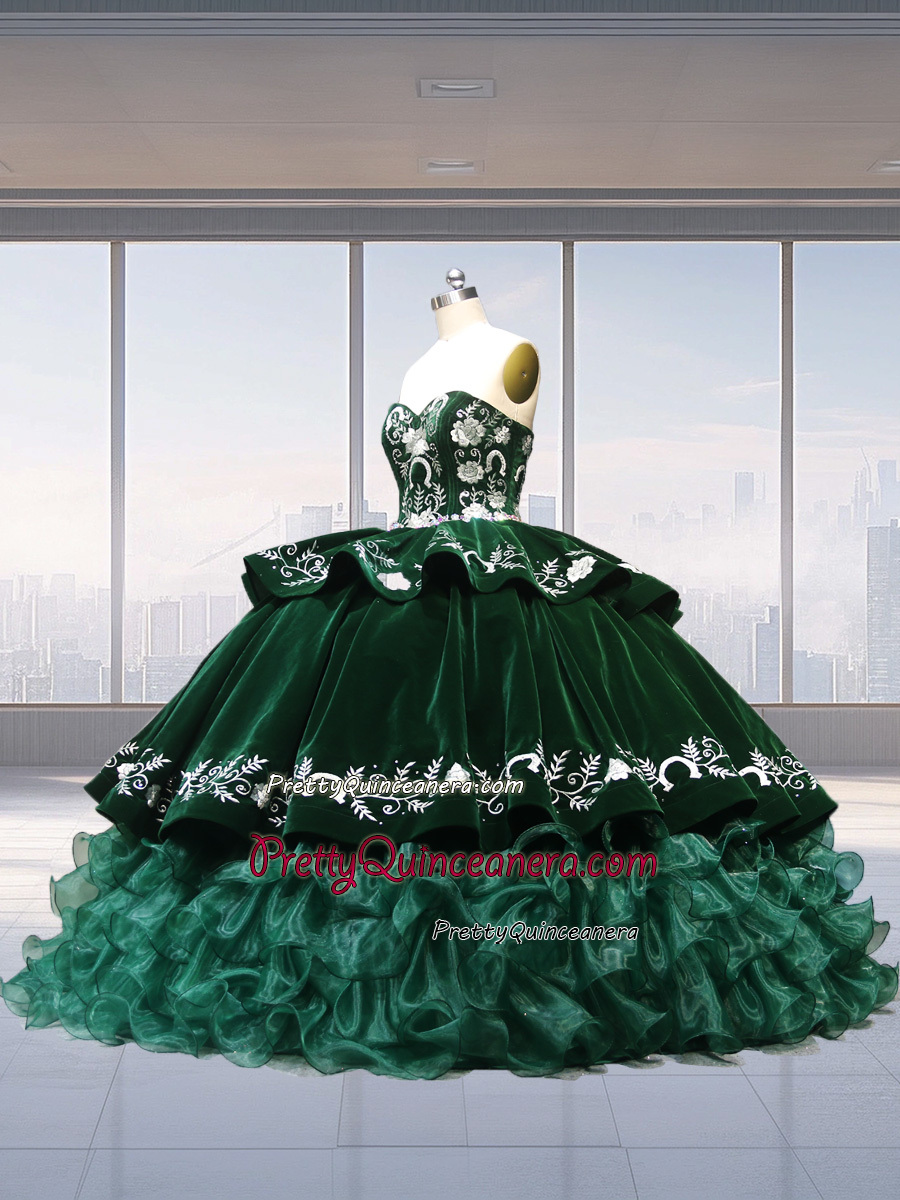 Mexican Emerald Velvet Sweetheart Charro Quinceanera Dress with Ruffles and Gold Embroidery