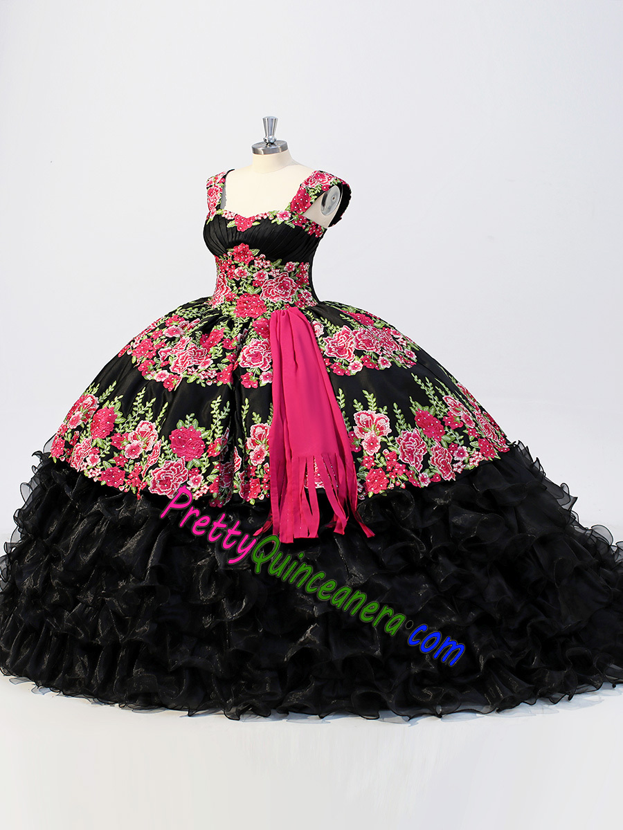 Beautiful Black Floral Embroidery Velvet Charo Ruffle Quince Dress Lace-up Corset for Mexican Party